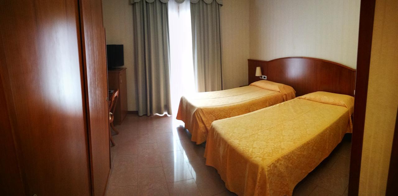 Hotel Willy Джемона-дель-Фриули Экстерьер фото