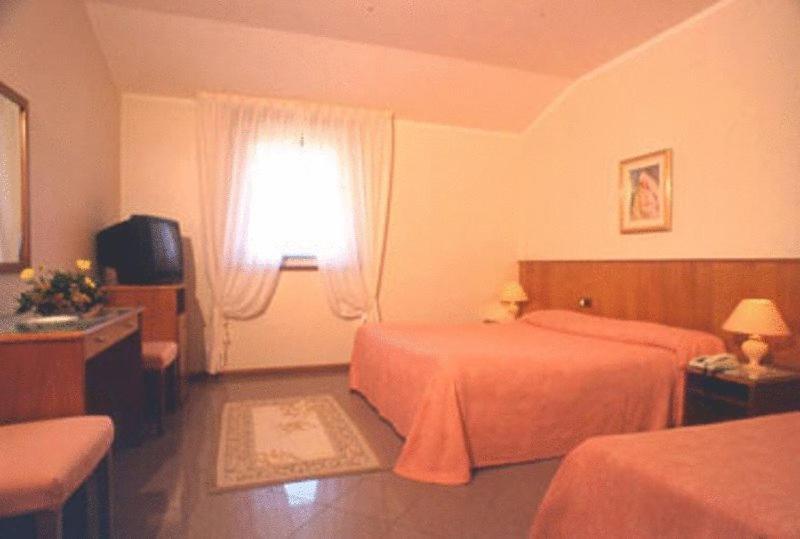 Hotel Willy Джемона-дель-Фриули Экстерьер фото